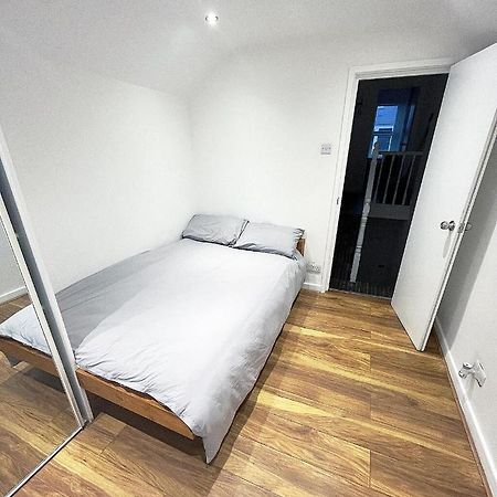 Ak Serviced Apartments - Exclusive Two-Bedroom Apartment Cardiff Exterior photo