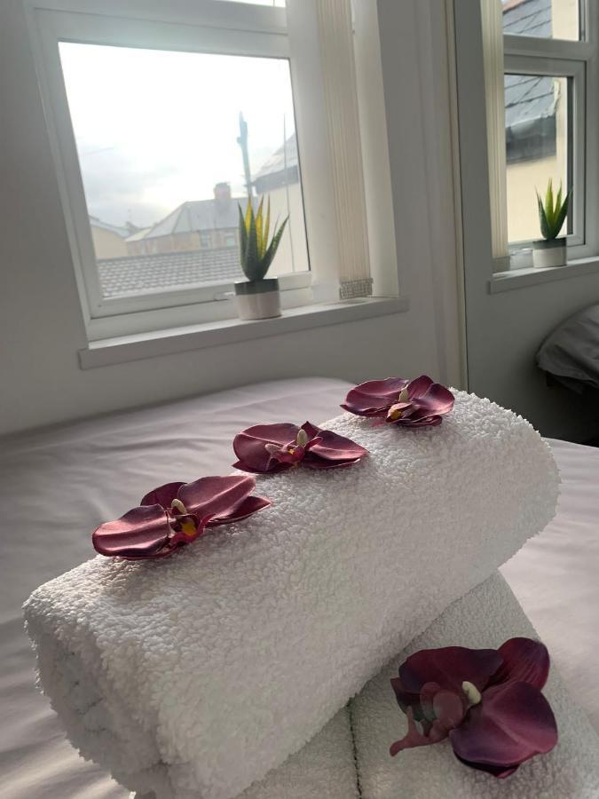 Ak Serviced Apartments - Exclusive Two-Bedroom Apartment Cardiff Exterior photo