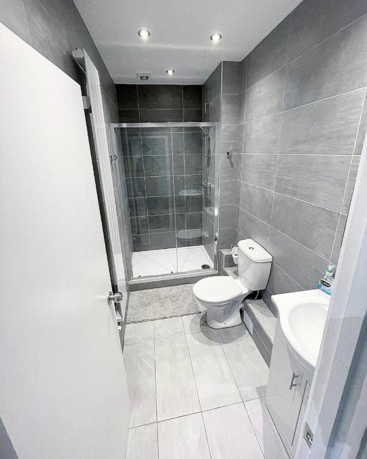Ak Serviced Apartments - Exclusive Two-Bedroom Apartment Cardiff Exterior photo