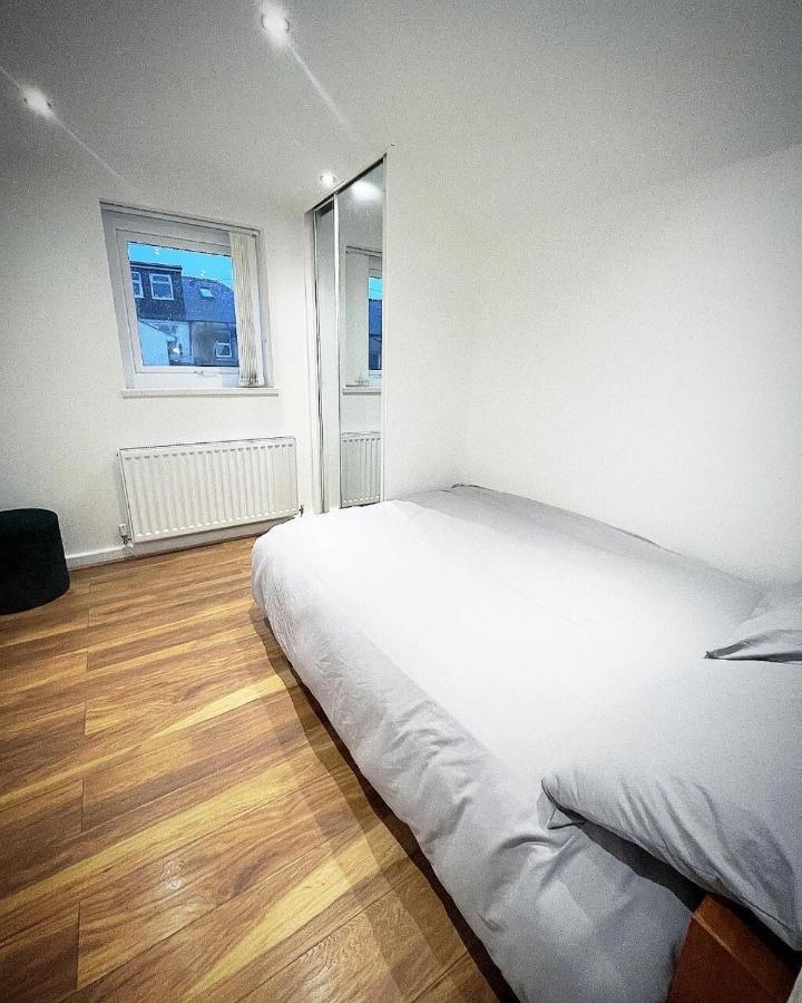 Ak Serviced Apartments - Exclusive Two-Bedroom Apartment Cardiff Exterior photo